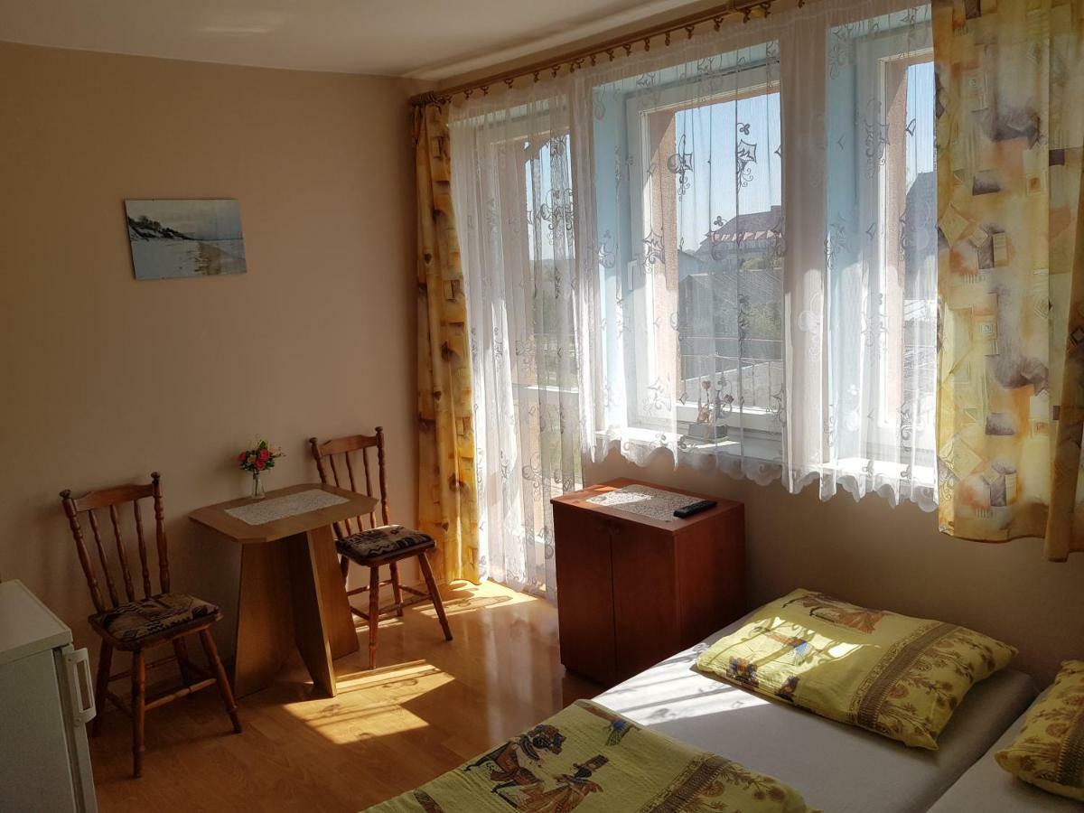 Pokoje Goscinne U Laury レバル 部屋 写真
